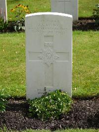 St. Quentin Cabaret Military Cemetery - Robey, Albert Edward