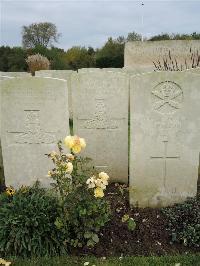 Doullens Communal Cemetery Extension No.1 - Hardie, R