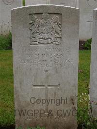 Etaples Military Cemetery - Hobson, William Henry