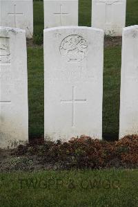 Chocques Military Cemetery - Honey, F