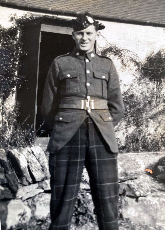 Minturno War Cemetery - Kevan, James