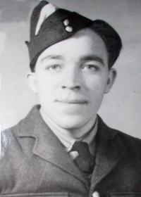 Hanover War Cemetery - Hayward, Ralph Eugene