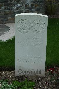 Sarralbe Military Cemetery - Brown, Daniel William James