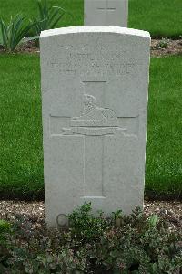 Sarralbe Military Cemetery - Bullman, J