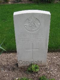 Sarralbe Military Cemetery - Kirkham, F J T