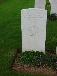 Savy British Cemetery - Bach, W T