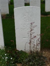 Savy British Cemetery - Bell, W