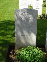 Savy British Cemetery - Campbell, W L