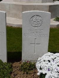 Savy British Cemetery - Chapman, A