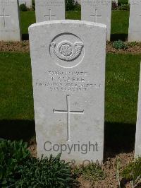 Savy British Cemetery - Clarke, T