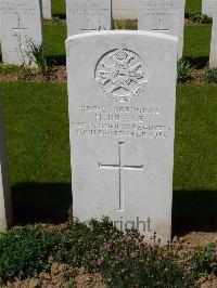 Savy British Cemetery - Drake, H