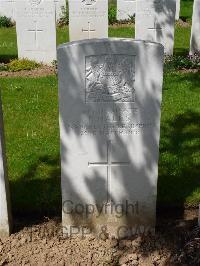 Savy British Cemetery - Hales, E