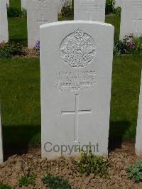 Savy British Cemetery - Irving, W S