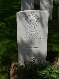 Savy British Cemetery - Magee, E