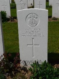 Savy British Cemetery - McKay, John Lachlan