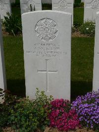 Savy British Cemetery - McKelvie, A