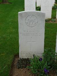 Savy British Cemetery - Morton, William Ronald