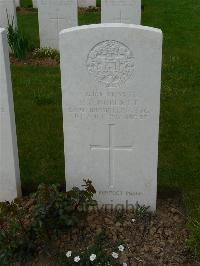 Savy British Cemetery - Noblett, Robert James