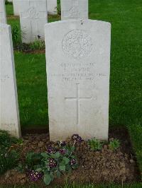 Savy British Cemetery - Payne, E