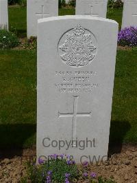 Savy British Cemetery - Queen, R