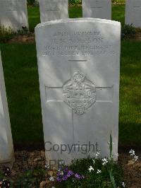 Savy British Cemetery - Simpson, T H