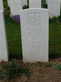 Savy British Cemetery - Squires, C F