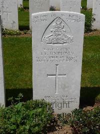 Savy British Cemetery - Thornton, James Percy