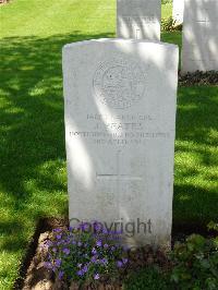 Savy British Cemetery - Yeates, J