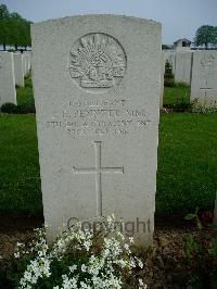 Serre Road Cemetery No.2 - Bennett, John Edward