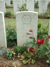 Serre Road Cemetery No.2 - Halls, Harry W.