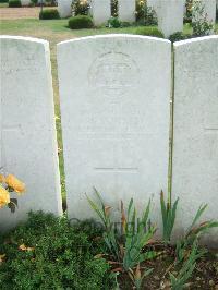 Serre Road Cemetery No.2 - Hanham, Robert