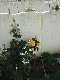 Serre Road Cemetery No.2 - Hills, George Ernest