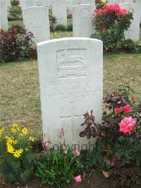 Serre Road Cemetery No.2 - Hollis, George Worthington