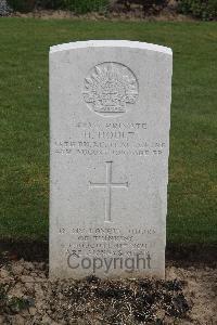 Serre Road Cemetery No.2 - Hoult, Herbert