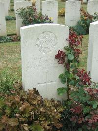 Serre Road Cemetery No.2 - Hutchison, George McFarlane