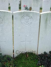 Serre Road Cemetery No.2 - Leche, Arthur Victor Carlton