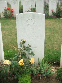 Serre Road Cemetery No.2 - Lincoln, James