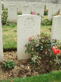 Serre Road Cemetery No.2 - Lindsay, Hugh M.