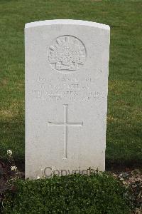 Serre Road Cemetery No.2 - MacAulay, George