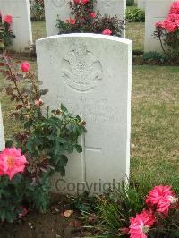 Serre Road Cemetery No.2 - MacEy, Claude E. N.