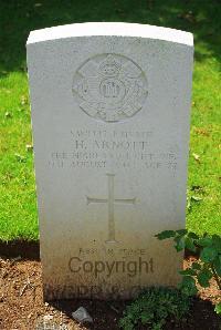 St. Charles De Percy War Cemetery - Arnott, Harry