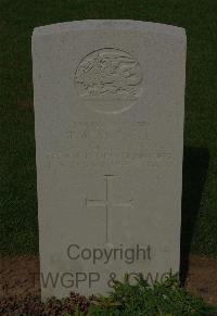 St. Charles De Percy War Cemetery - Bennell, Thomas William