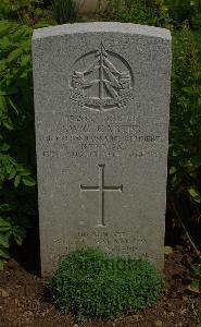 St. Charles De Percy War Cemetery - Carter, John William George