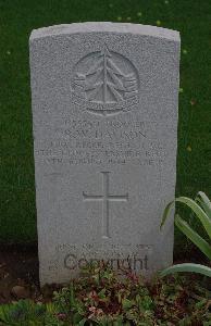 St. Charles De Percy War Cemetery - Davison, Robert William