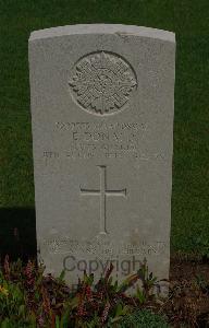 St. Charles De Percy War Cemetery - Donald, Edward