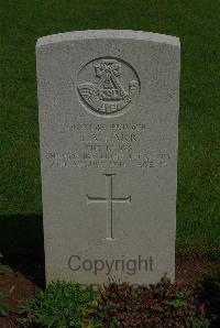 St. Charles De Percy War Cemetery - Farr, Thomas Arthur