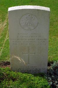 St. Charles De Percy War Cemetery - Heslewood, Fred