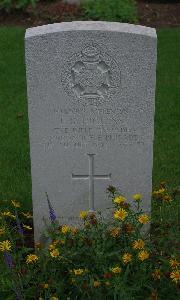 St. Charles De Percy War Cemetery - Higgins, Edwin Gordon