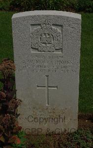 St. Charles De Percy War Cemetery - Hollyhomes, Alfred William