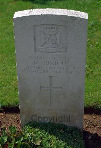 St. Charles De Percy War Cemetery - Humbles, Reginald